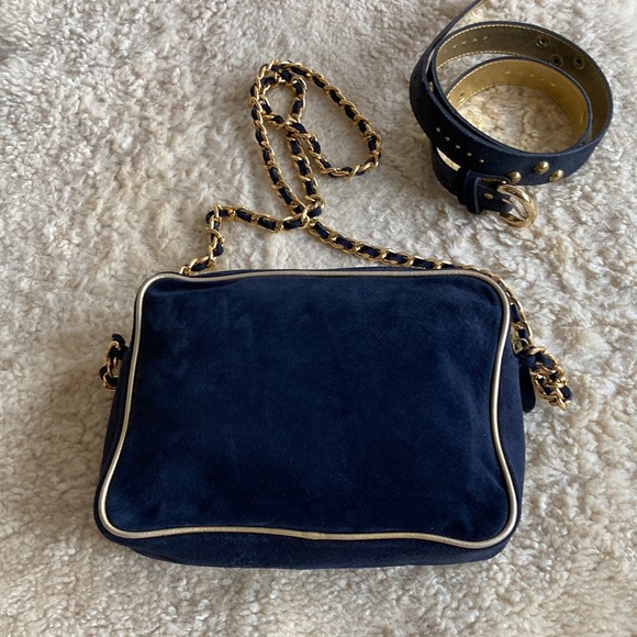 Mondi vintage gorgeous blue suede shoulder bag with matching belt.Made in Italy. - Picture 4 of 11